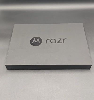 Motorola Razr+ Plus 5G (2024) 256GB XT2451-1. (T-Mobile Locked) W/ Moto Buds+