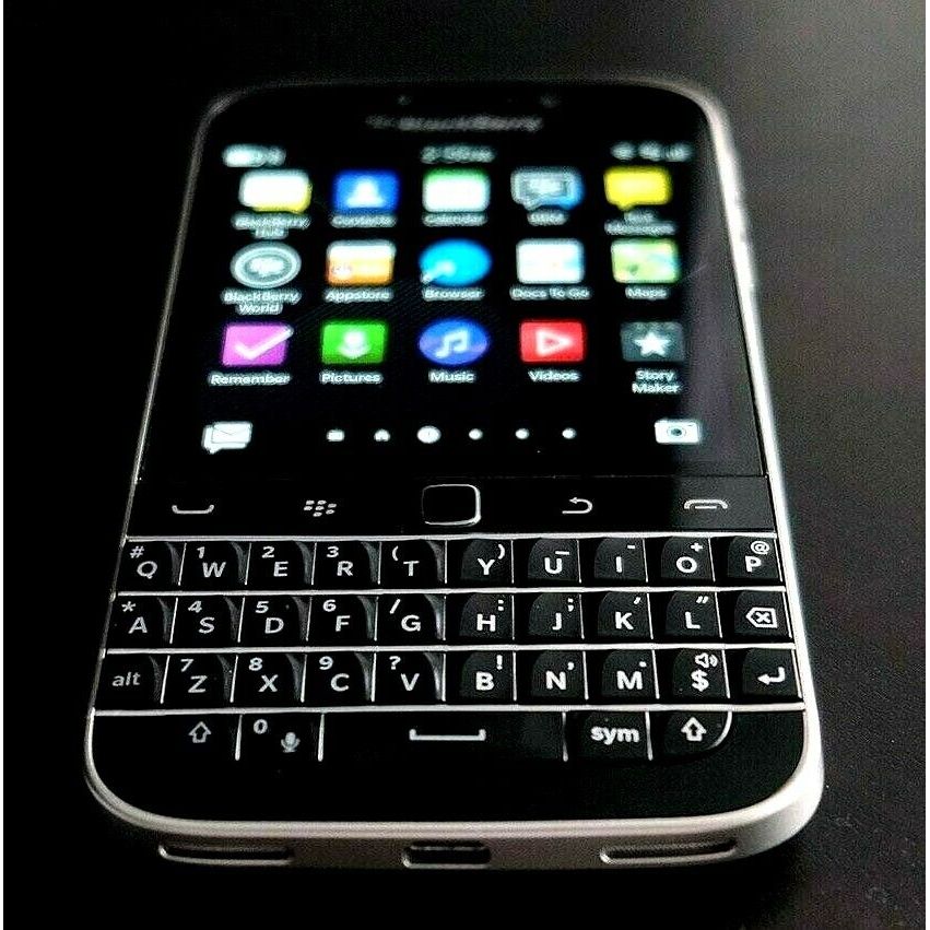 BlackBerry Classic Q20 SQC100-2 16GB GSM-Unlocked 4G LTE Keyboard